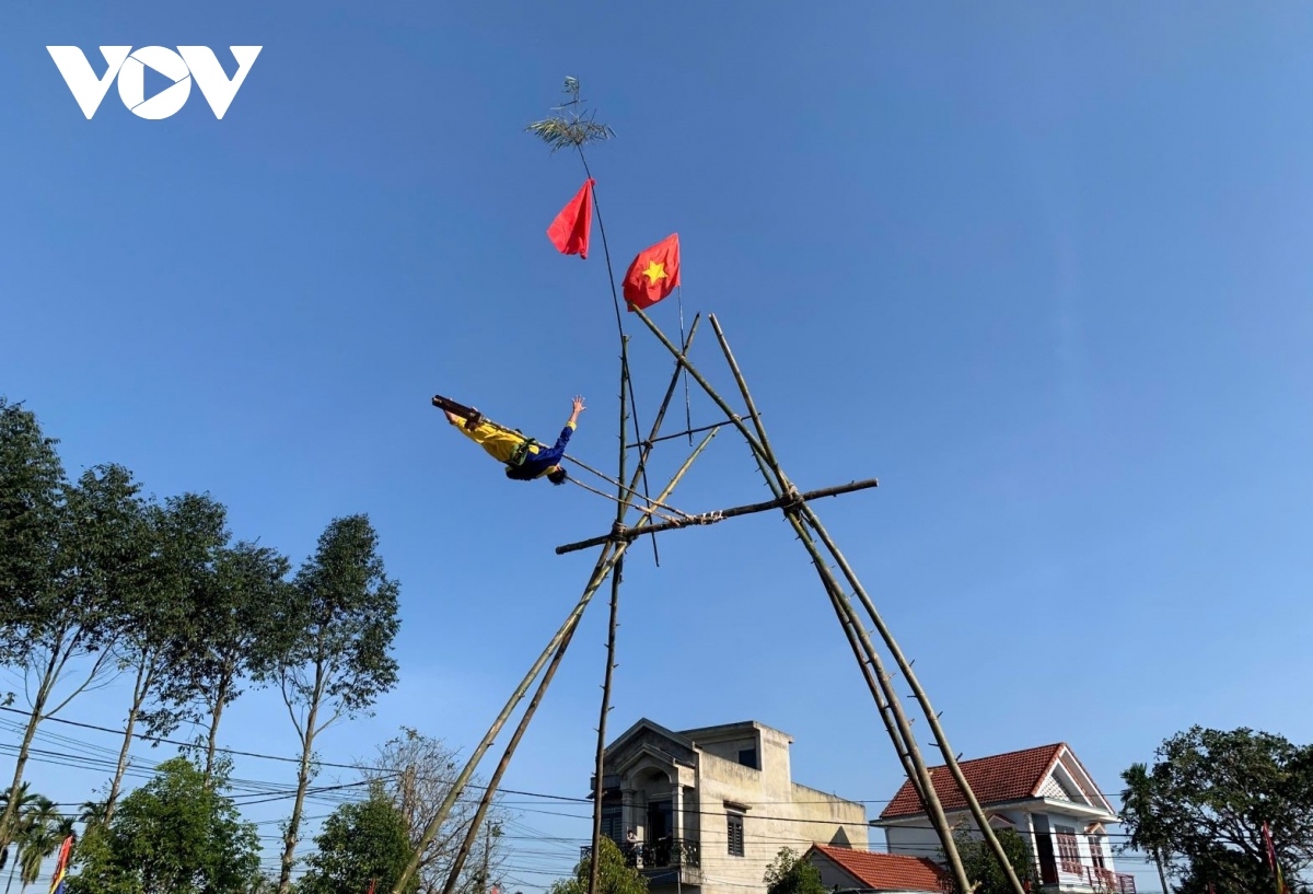 Hội đu tiên truyền thống Gia Viên, Huế